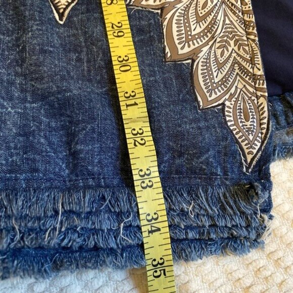 Chico's Embellished Long Denim Jacket Leaf Applique Size 0 (4-6) 100% Cotton - Picture 4 of 8
